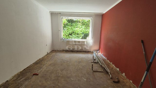 Eladó panellakás, Százhalombattán 43 M Ft, 1 szobás