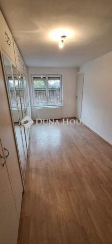 Eladó családi ház, Budaörsön 180 M Ft, 5 szobás