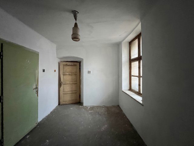 Eladó családi ház, Nyergesújfaluban 38 M Ft, 2 szobás