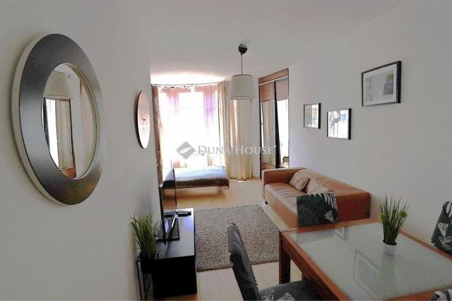 Eladó téglalakás, Budapesten, VI. kerületben 96 M Ft, 2 szobás