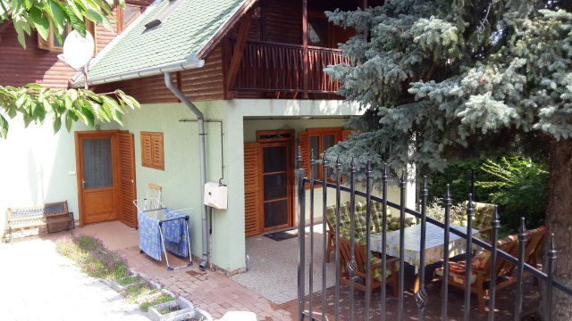 Eladó nyaraló, Fonyódon 105 M Ft, 7 szobás