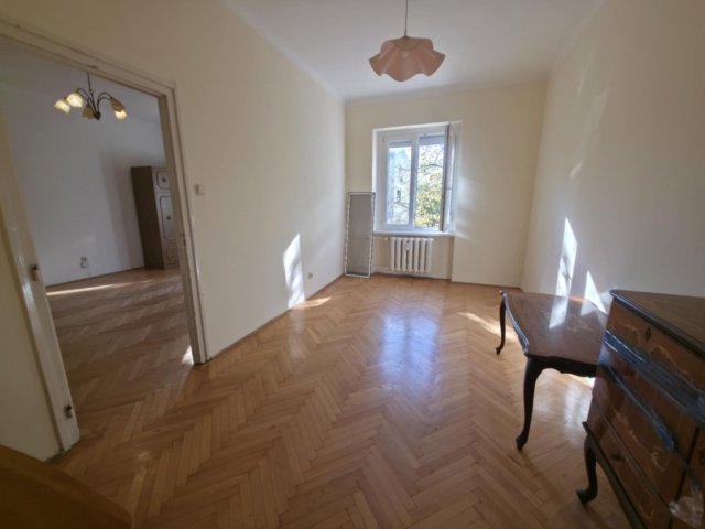 Eladó téglalakás, Dunaújvárosban 32 M Ft, 2 szobás