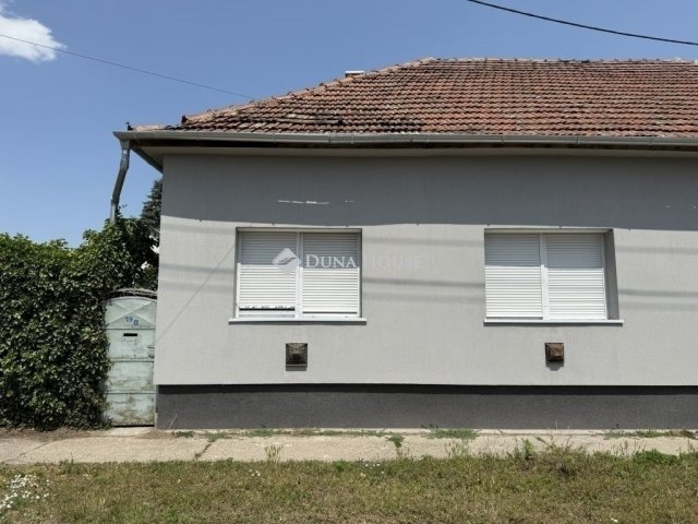 Eladó téglalakás, Monoron 90 M Ft, 7 szobás