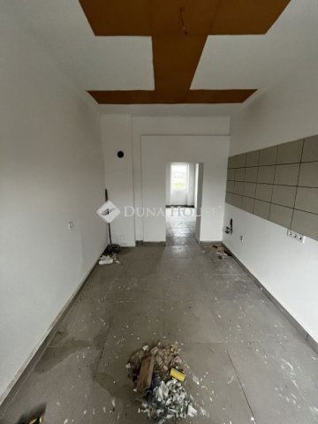 Eladó téglalakás, Várbalogon 38.9 M Ft, 3 szobás