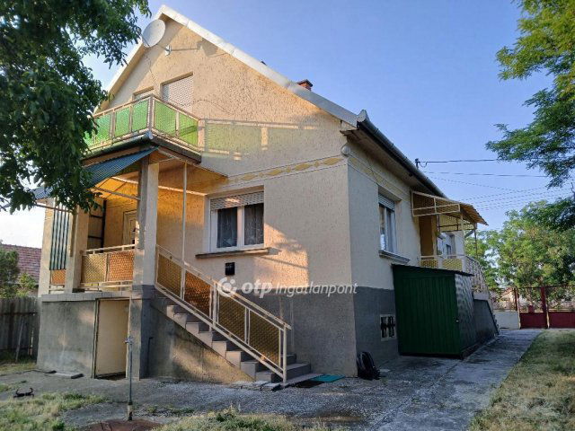 Eladó családi ház, Adácson 35 M Ft, 3 szobás