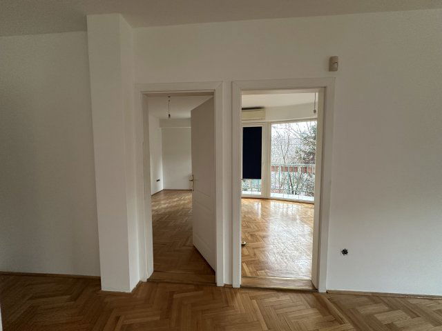 Kiadó iroda, Budapesten, III. kerületben, Bécsi úton