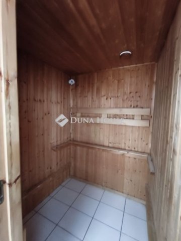 Eladó családi ház, Szentendrén 135 M Ft, 5 szobás