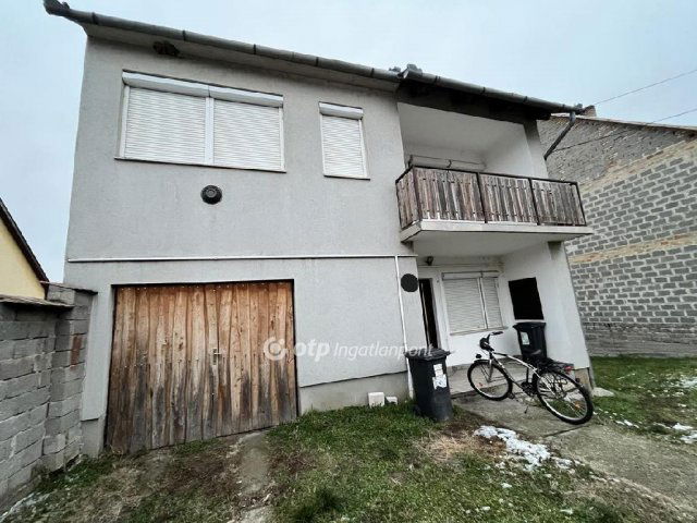 Eladó családi ház, Dunaföldváron 57 M Ft, 3 szobás