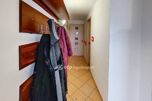 Eladó nyaraló, Vecsésen 140 M Ft, 4 szobás