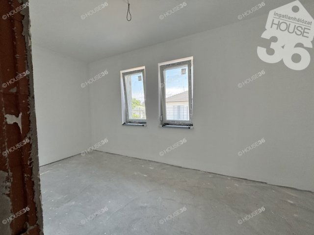 Eladó ikerház, Kecskeméten 69 M Ft, 4 szobás