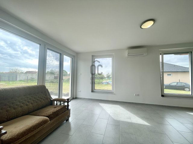 Eladó családi ház, Lövőn 104.9 M Ft, 4 szobás