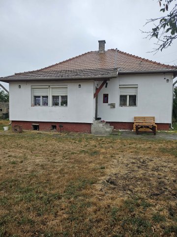 Eladó családi ház, Ózdon 17 M Ft, 3 szobás