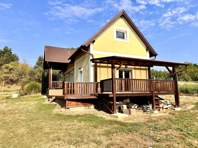 Eladó családi ház, Cserszegtomajon 92 M Ft, 4 szobás