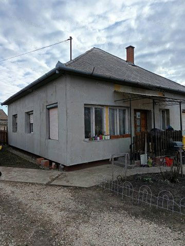 Eladó családi ház, Kunhegyesen 18 M Ft, 3 szobás
