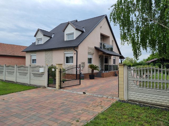 Eladó családi ház, Berhidán 89.99 M Ft, 3+4 szobás