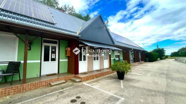 Eladó hotel, Egyházasrádócon 230 M Ft, 8 szobás