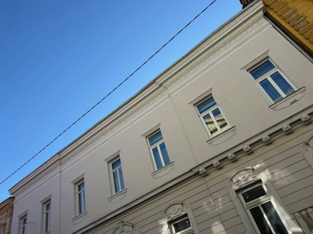 Eladó téglalakás, Pécsett 69.9 M Ft, 1+2 szobás