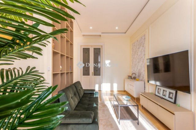 Eladó téglalakás, Budapesten, VII. kerületben 135 M Ft, 4 szobás