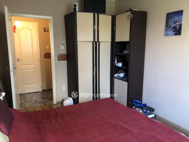 Eladó panellakás, Ajkán 40.55 M Ft, 2 szobás