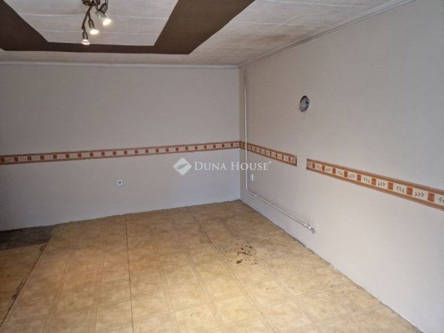 Eladó családi ház, Tóalmáson 26.9 M Ft, 3 szobás