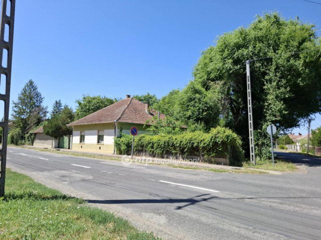 Eladó családi ház, Biharkeresztesen 28.9 M Ft, 2+1 szobás