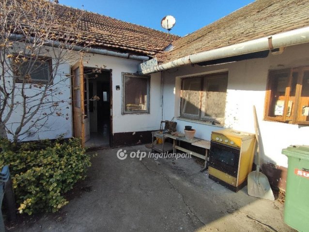 Eladó családi ház, Hódmezővásárhelyen 18.5 M Ft, 3+1 szobás