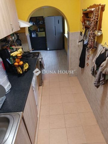 Eladó családi ház, Nyergesújfaluban 90 M Ft, 6 szobás