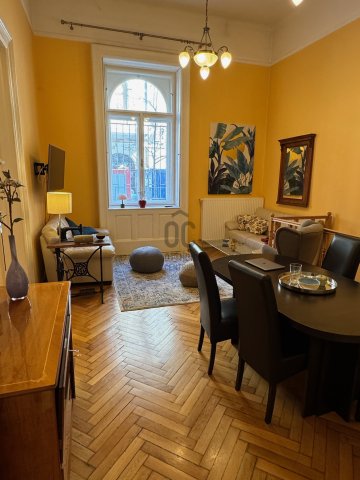 Eladó téglalakás, Budapesten, VI. kerületben 158 M Ft, 5 szobás