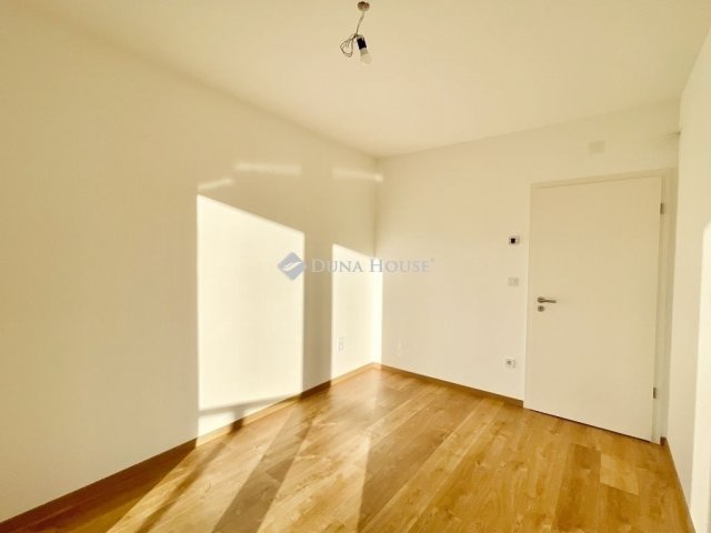 Eladó téglalakás, Budapesten, III. kerületben 104.9 M Ft
