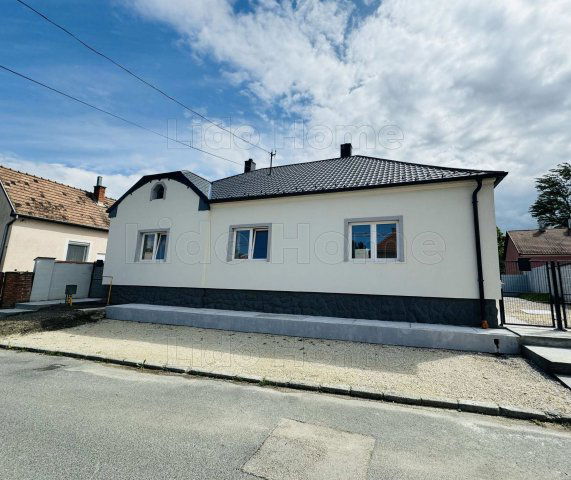 Eladó családi ház, Győrzámolyon 35.9 M Ft