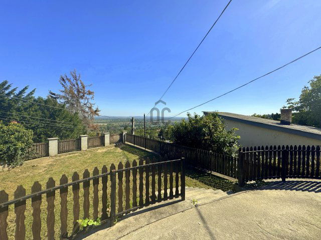 Eladó családi ház, Leányfaluban 112 M Ft, 6 szobás