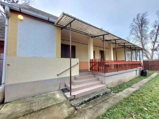 Eladó családi ház, Magyaralmáson 46.9 M Ft, 3 szobás