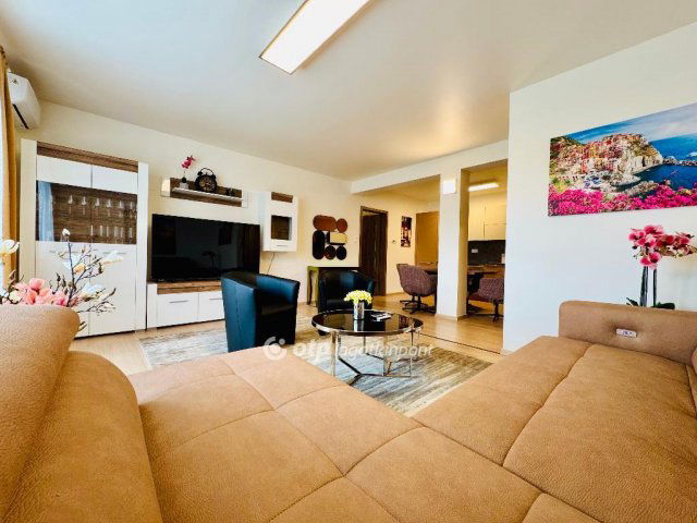 Eladó téglalakás, Debrecenben 139.9 M Ft, 3 szobás