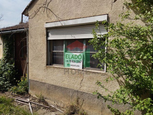 Eladó családi ház, Nagyszakácsin 4 M Ft, 2 szobás