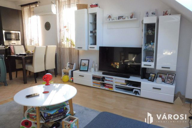 Eladó téglalakás, Szegeden 71.9 M Ft, 3 szobás