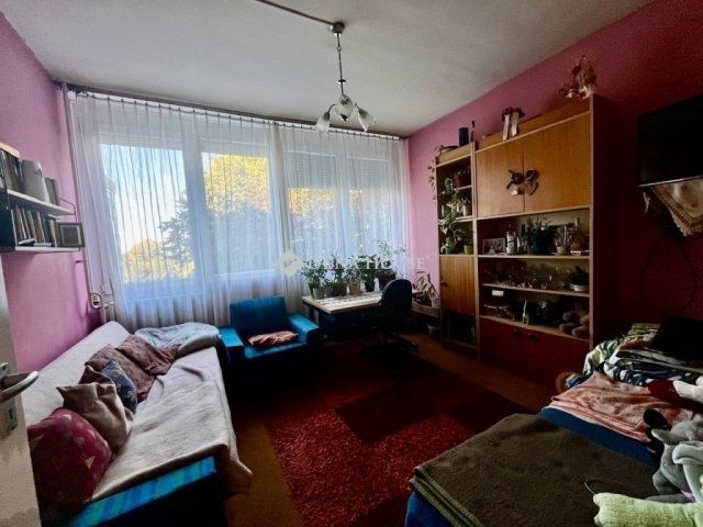 Eladó panellakás, Pécsett 40.49 M Ft, 2 szobás