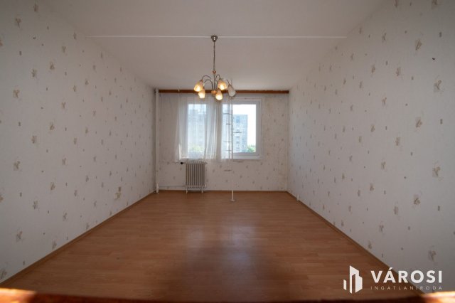 Eladó panellakás, Győrött 42.9 M Ft, 2 szobás