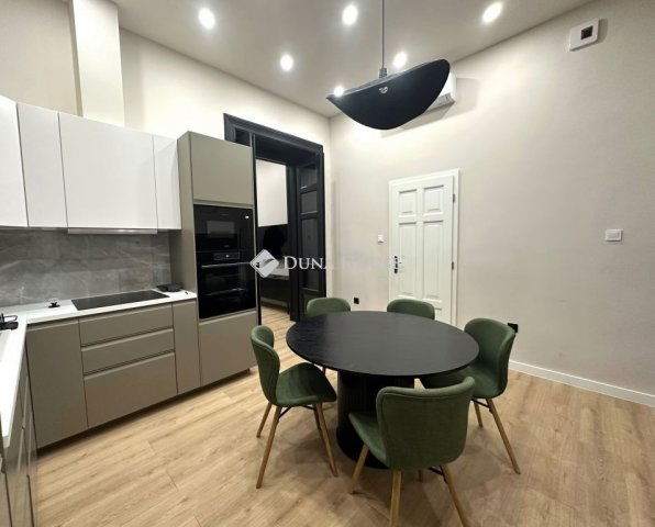 Kiadó téglalakás, albérlet, Budapesten, VI. kerületben