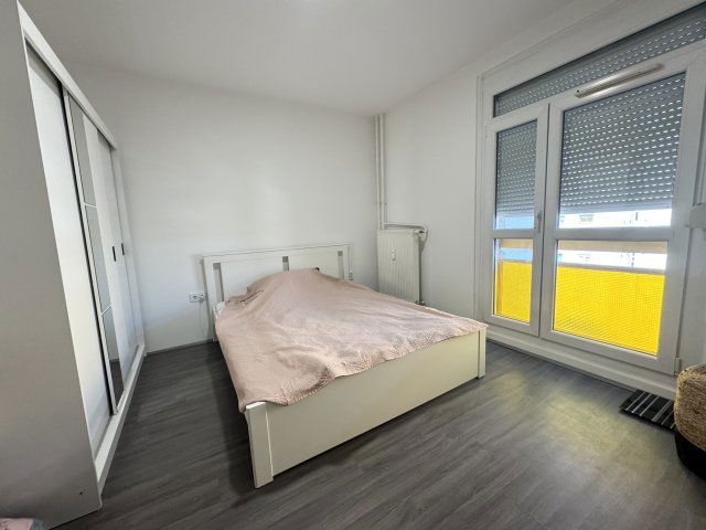 Kiadó panellakás, albérlet, Pécsett 195 E Ft / hó, 2 szobás