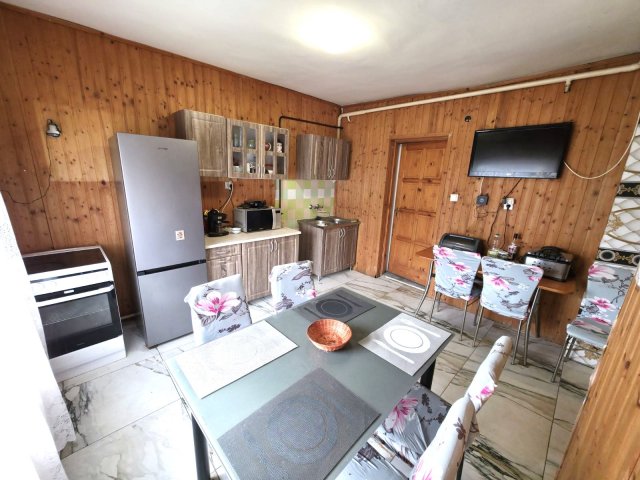 Eladó családi ház, Perén 19.9 M Ft, 4 szobás