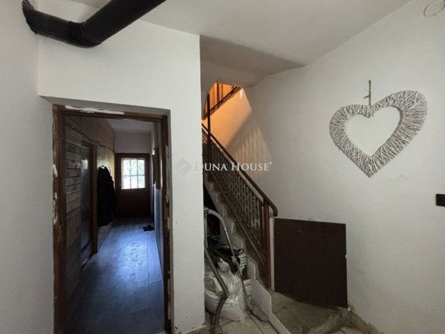 Eladó családi ház, Mogyorósbányán 34.9 M Ft, 7 szobás