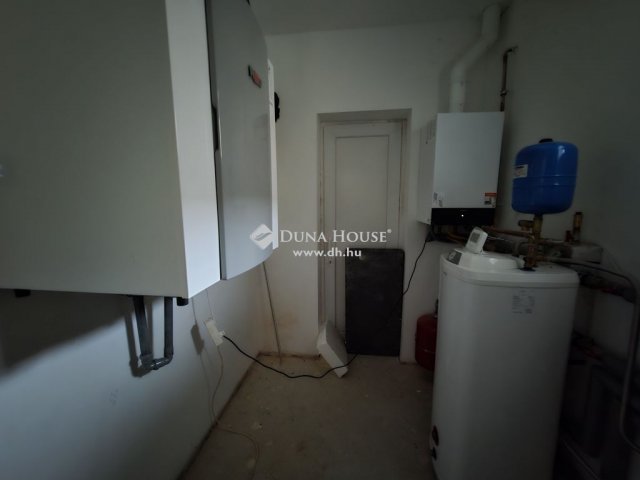 Eladó családi ház, Aranyosgadányban 98 M Ft, 7 szobás