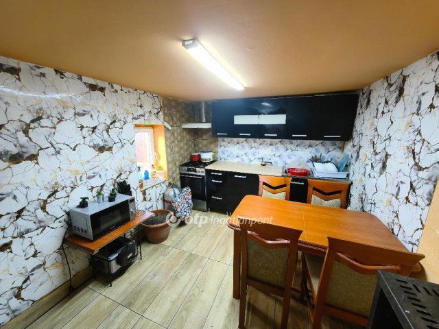 Eladó családi ház, Karcagon 20 M Ft, 2+1 szobás