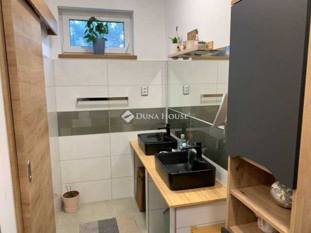 Eladó ikerház, Gárdonyban 139 M Ft, 5 szobás