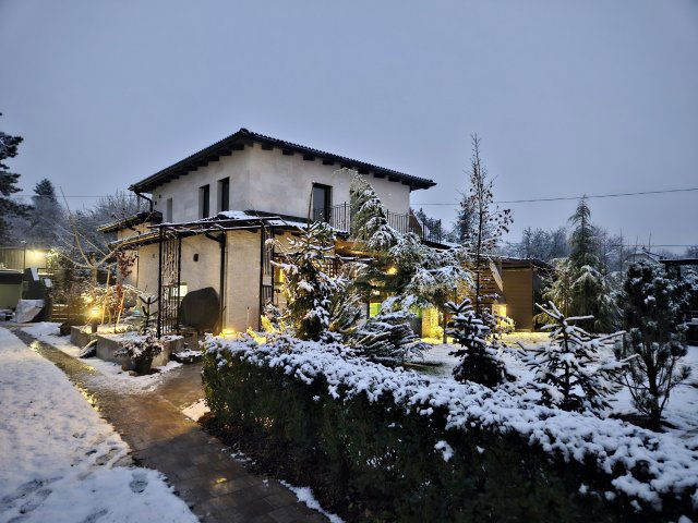 Eladó családi ház, Csömörön, Középhegy utcában 289 M Ft