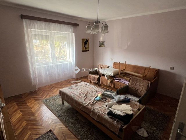 Eladó családi ház, Székesfehérvárott 65 M Ft, 3 szobás