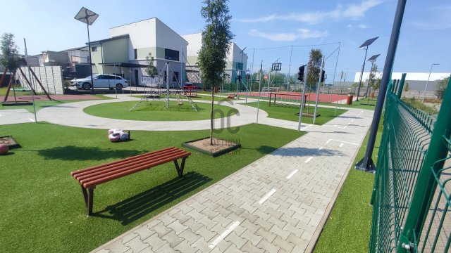 Eladó ikerház, Vecsésen 132 M Ft, 4 szobás