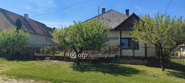 Eladó családi ház, Öreglakon 17 M Ft, 2+1 szobás