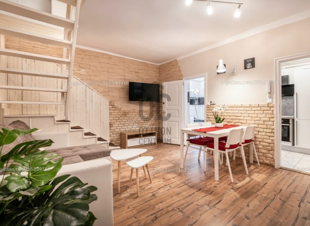 Eladó téglalakás, Budapesten, VI. kerületben 64.9 M Ft, 1 szobás