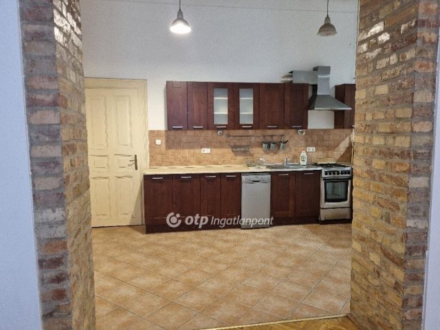 Eladó téglalakás, Budapesten, VII. kerületben 128.5 M Ft